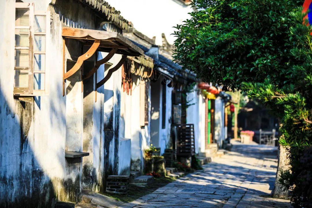 天上看着是静止的云是在用地球旋转的速度在移动吗？游戏画面